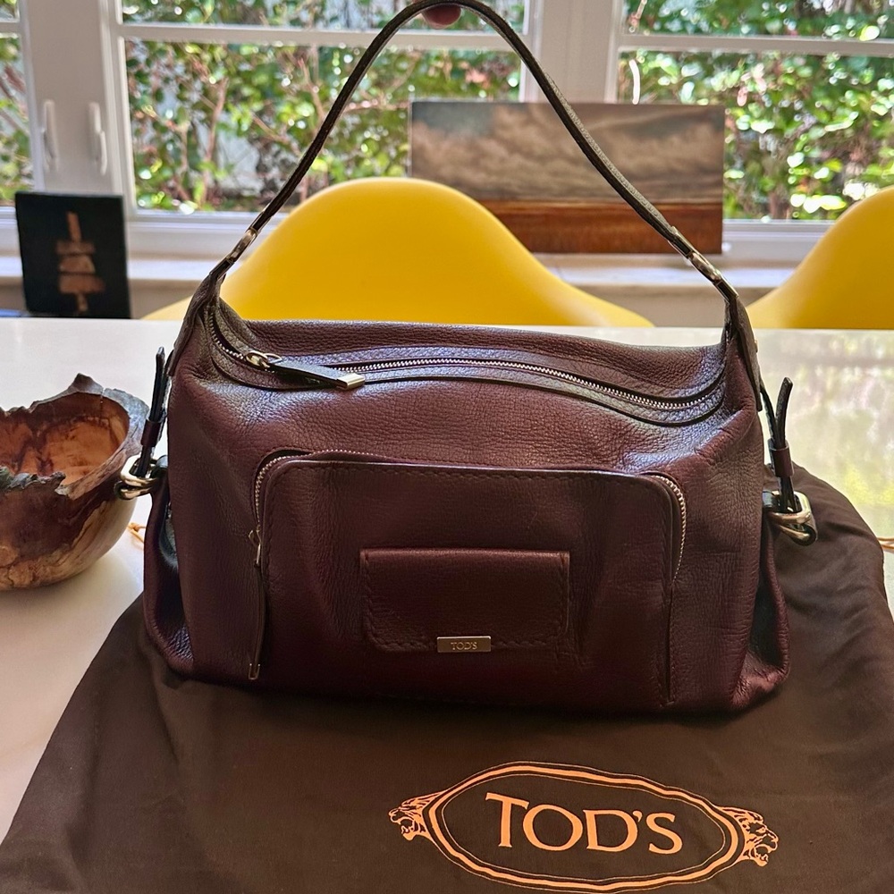 Tod’s plum/Burgundy leather hobo shoulder purse w/Dust Bag excellent cond. D-Bag